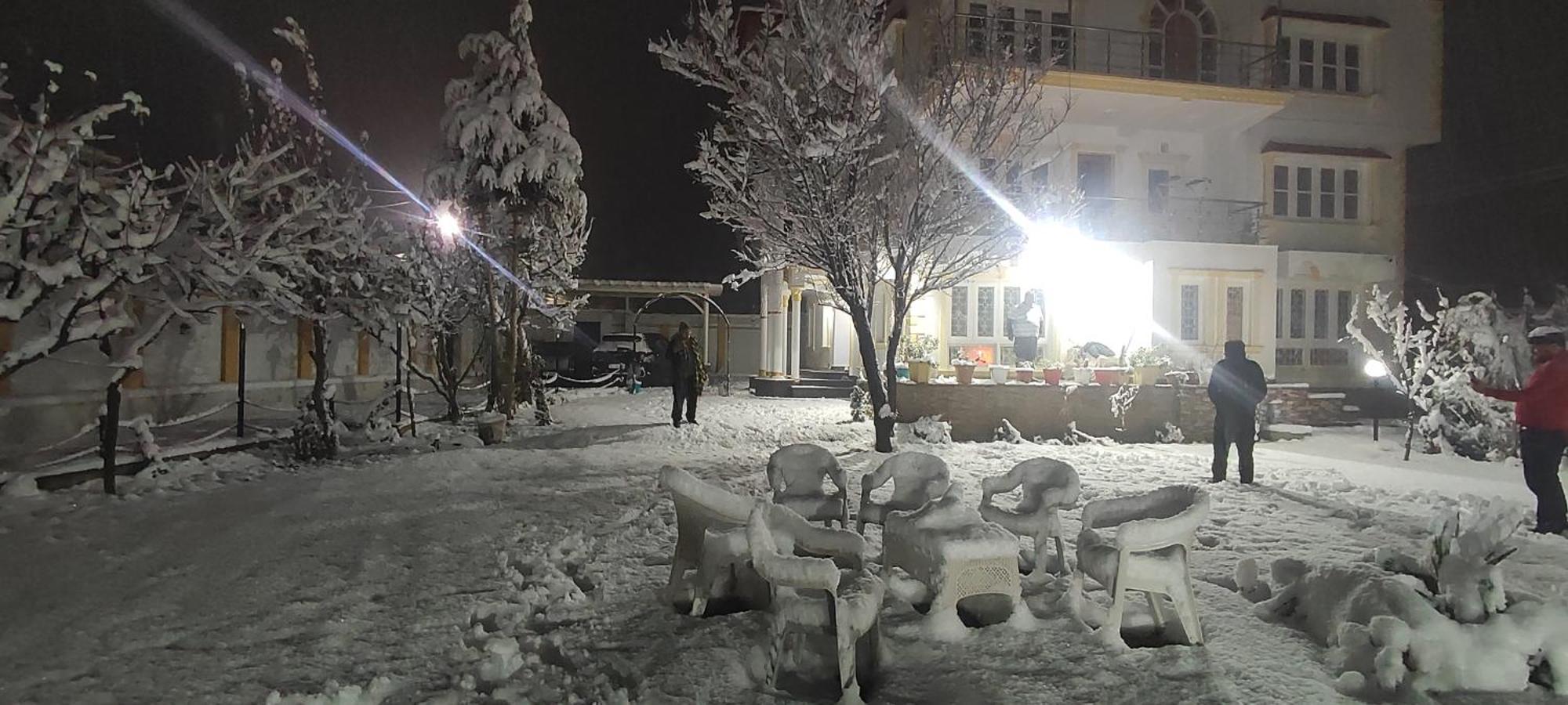 The Clover Inn Srīnagar Dış mekan fotoğraf