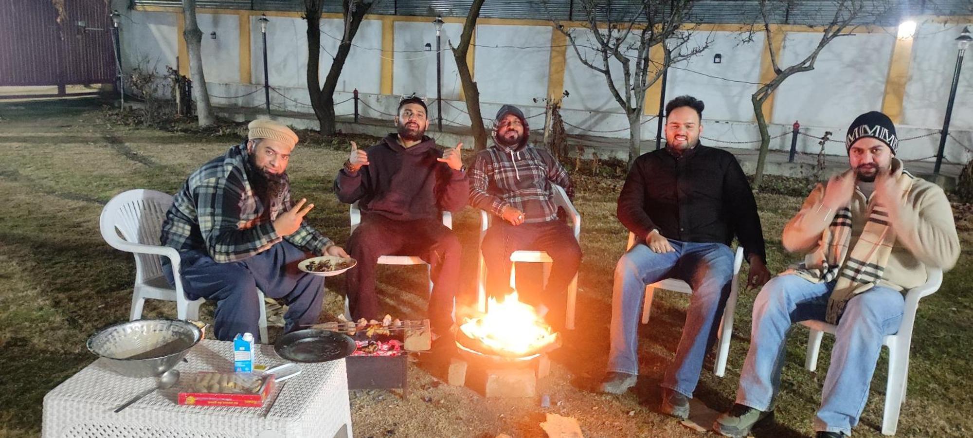 The Clover Inn Srīnagar Dış mekan fotoğraf